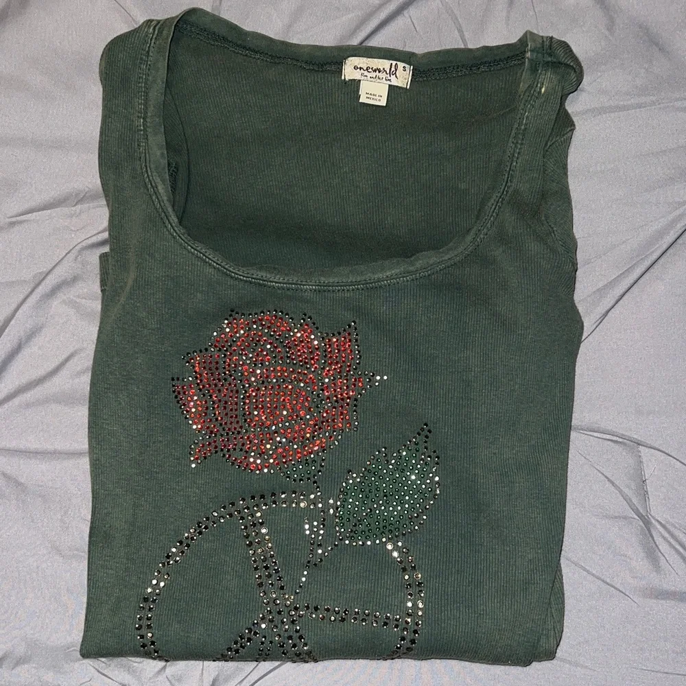 One World Olive Green Vintage Wash Ribbed Rose Peace Design Top - Picture 6 of 13